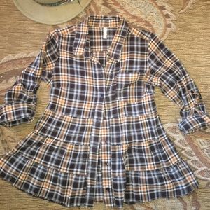 Flared earth tone flannel.